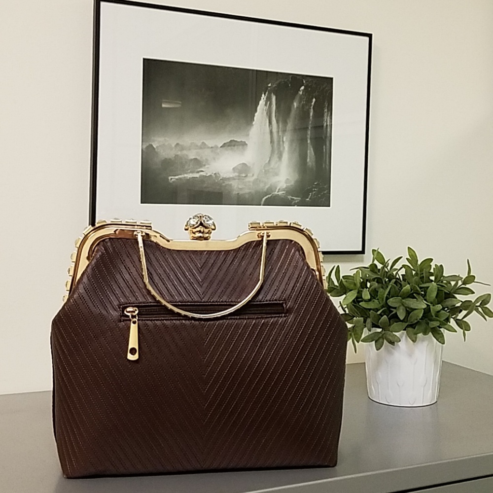 Beautiful Handbag Purse - Picture 2 of 7